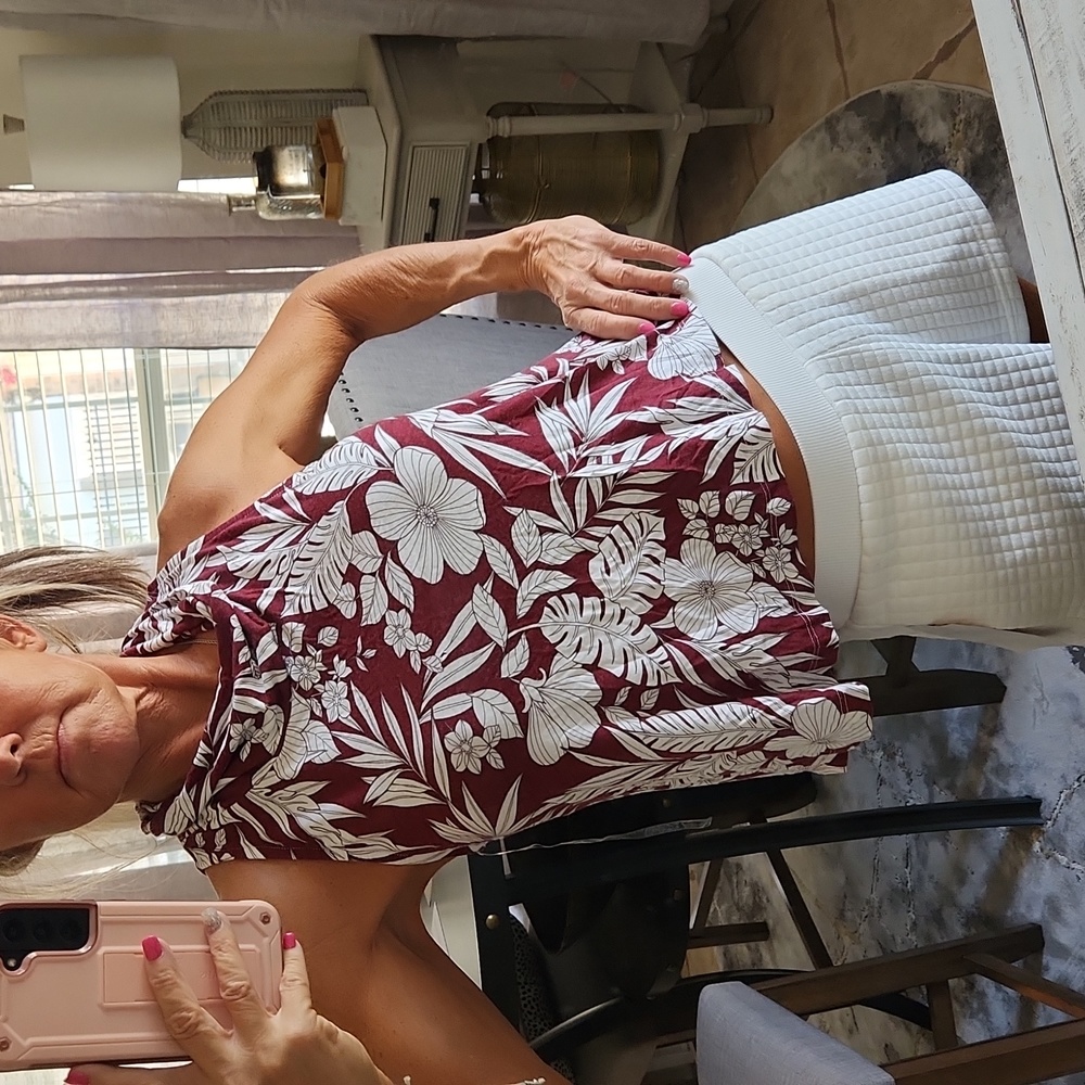 Sleeveless Floral Halter Top in Burgundy